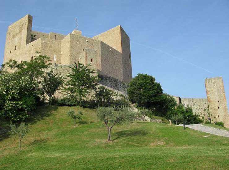 Rocca di Montefiore Conca (Toni Pecoraro - Wikimedia Commons foto)