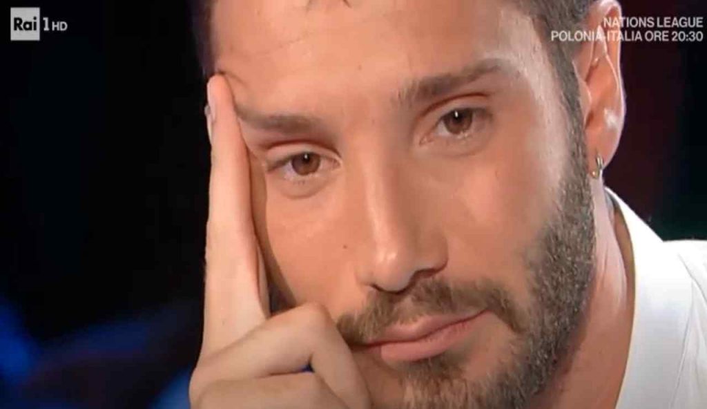 Stefano De Martino triste