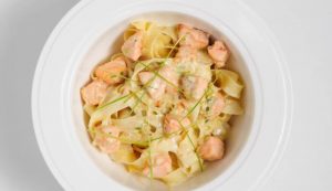 Piatto di pasta al salmone (Freepik foto)