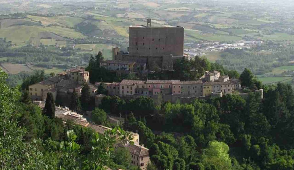 Il bellissimo borgo (Toni Pecoraro - Wikimedia Commons foto)